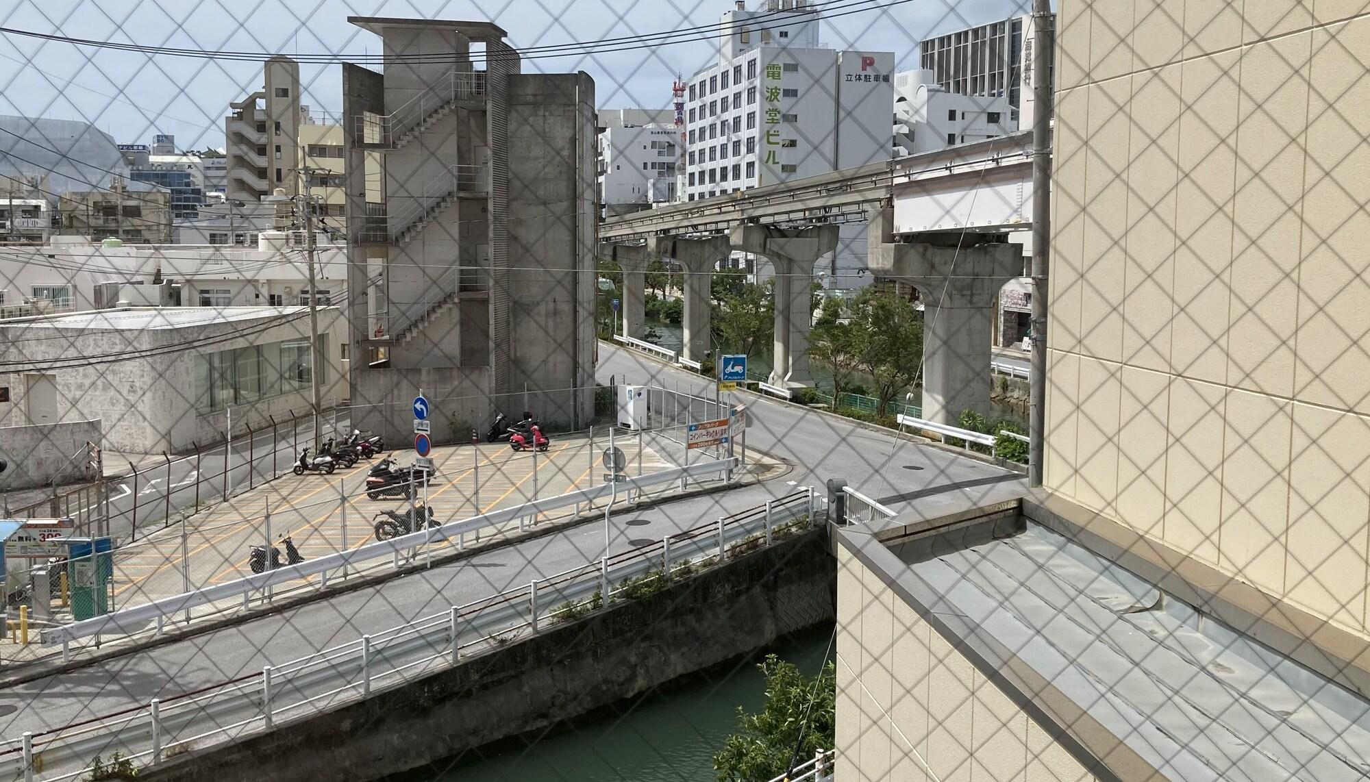 Toyoko Inn Okinawa Naha Kokusai-Dori Miebashi-Eki Екстериор снимка