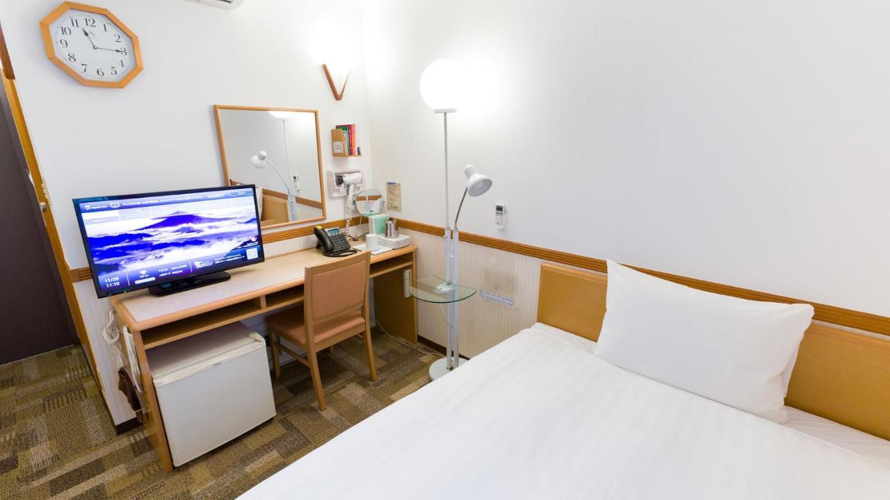Toyoko Inn Okinawa Naha Kokusai-Dori Miebashi-Eki Екстериор снимка