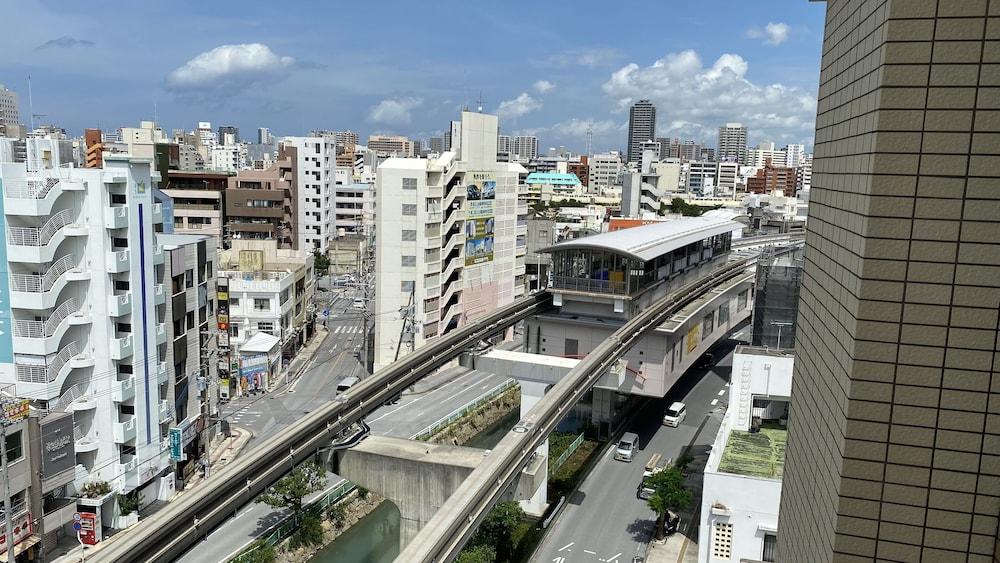 Toyoko Inn Okinawa Naha Kokusai-Dori Miebashi-Eki Екстериор снимка