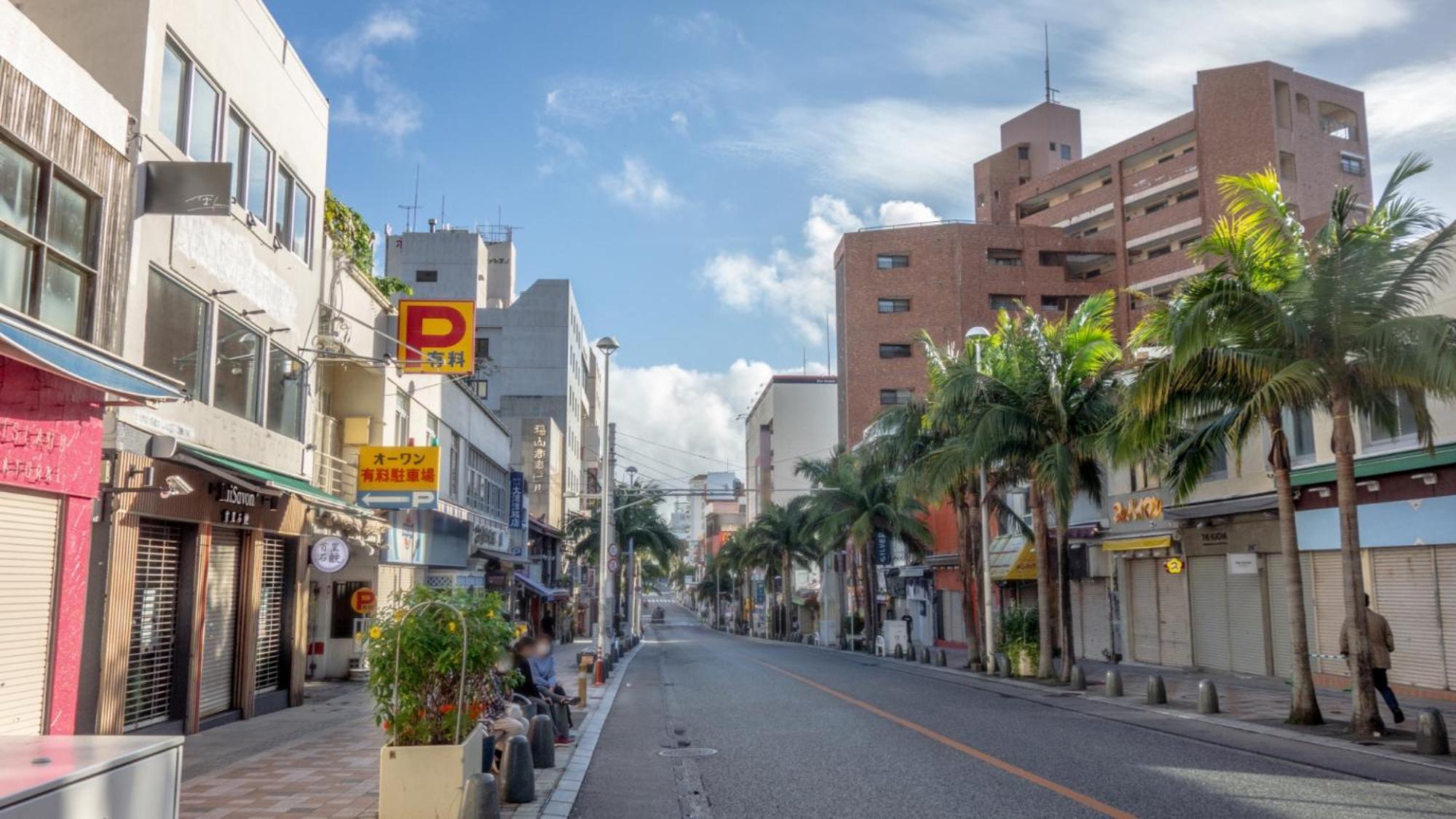 Toyoko Inn Okinawa Naha Kokusai-Dori Miebashi-Eki Екстериор снимка