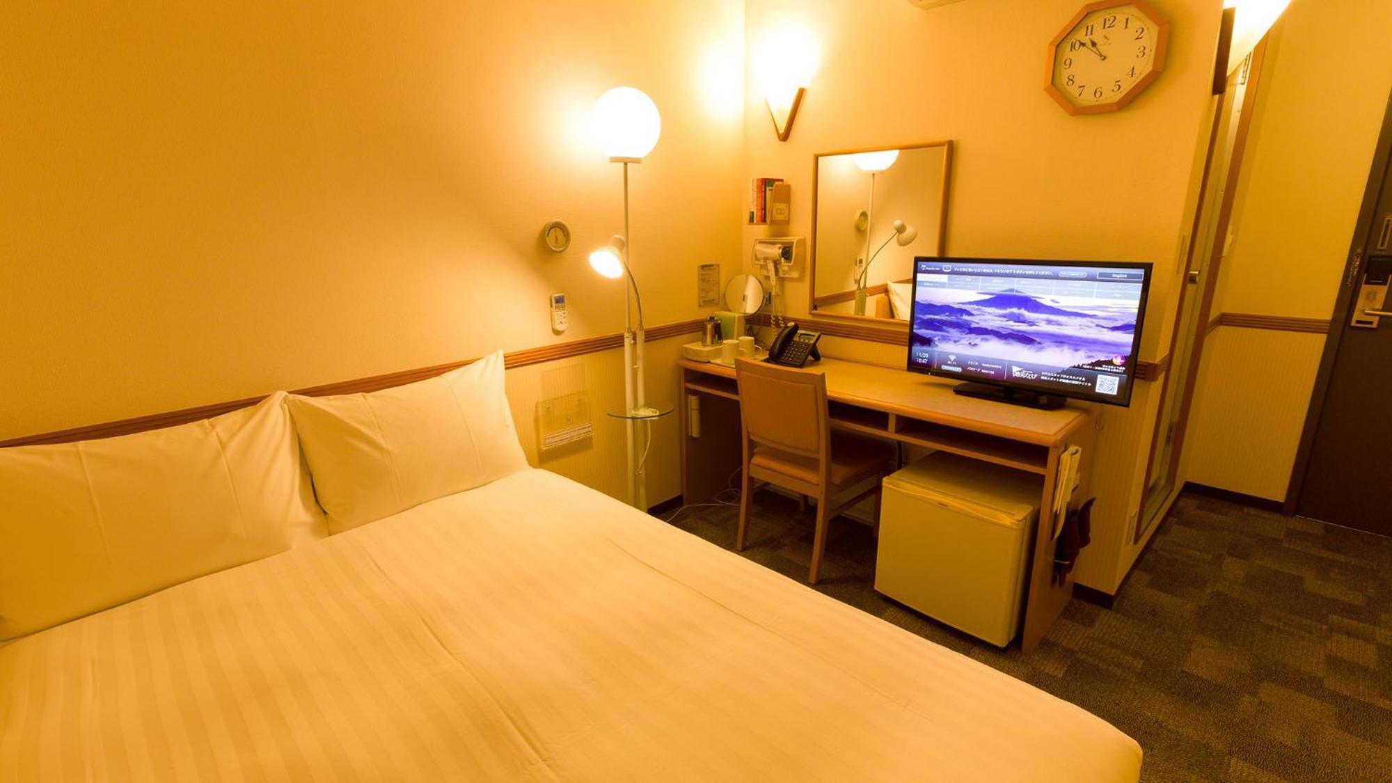 Toyoko Inn Okinawa Naha Kokusai-Dori Miebashi-Eki Стая снимка