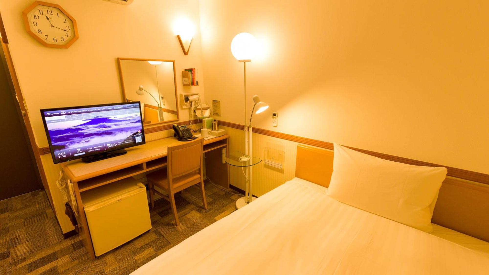 Toyoko Inn Okinawa Naha Kokusai-Dori Miebashi-Eki Стая снимка