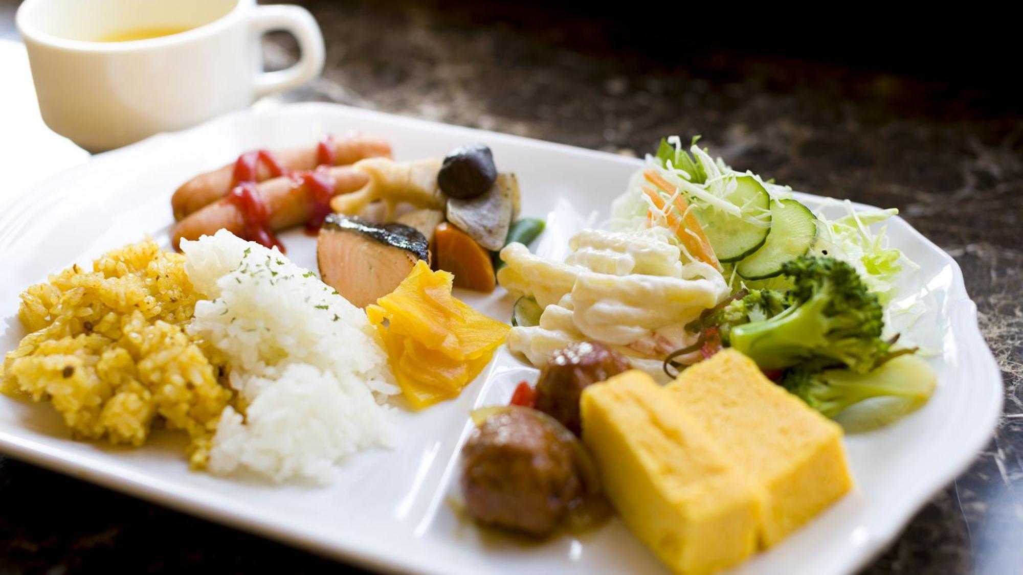 Toyoko Inn Okinawa Naha Kokusai-Dori Miebashi-Eki Екстериор снимка