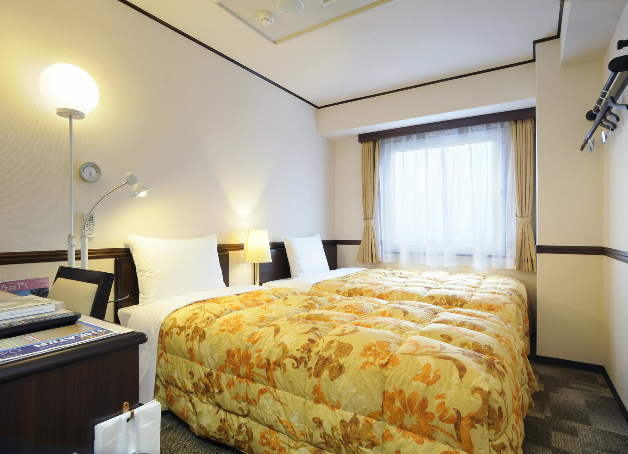 Toyoko Inn Okinawa Naha Kokusai-Dori Miebashi-Eki Екстериор снимка