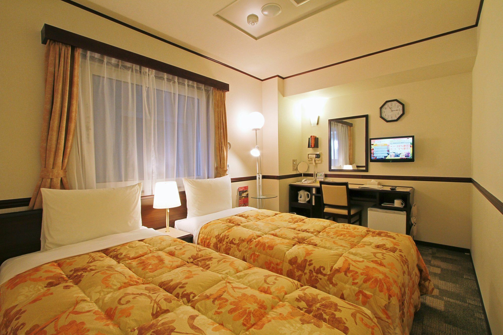 Toyoko Inn Okinawa Naha Kokusai-Dori Miebashi-Eki Екстериор снимка