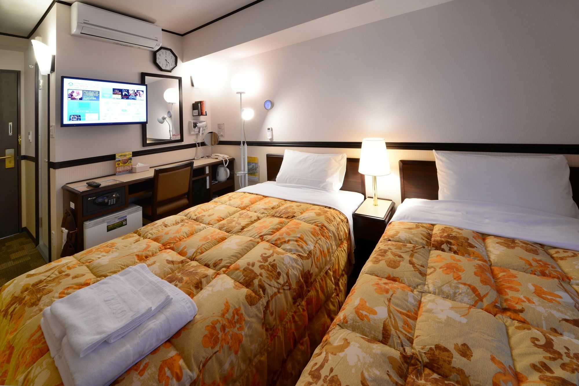 Toyoko Inn Okinawa Naha Kokusai-Dori Miebashi-Eki Екстериор снимка