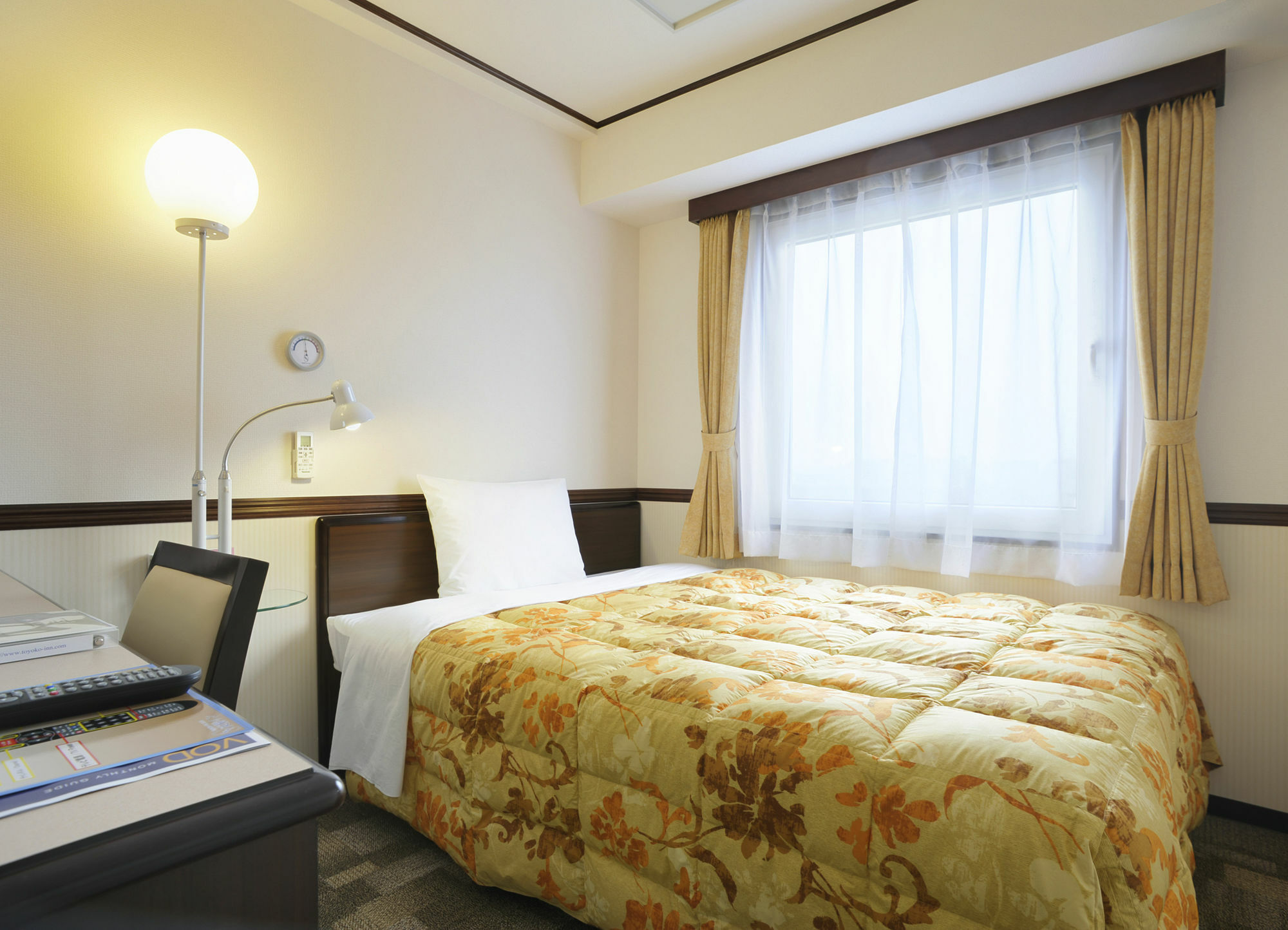 Toyoko Inn Okinawa Naha Kokusai-Dori Miebashi-Eki Екстериор снимка